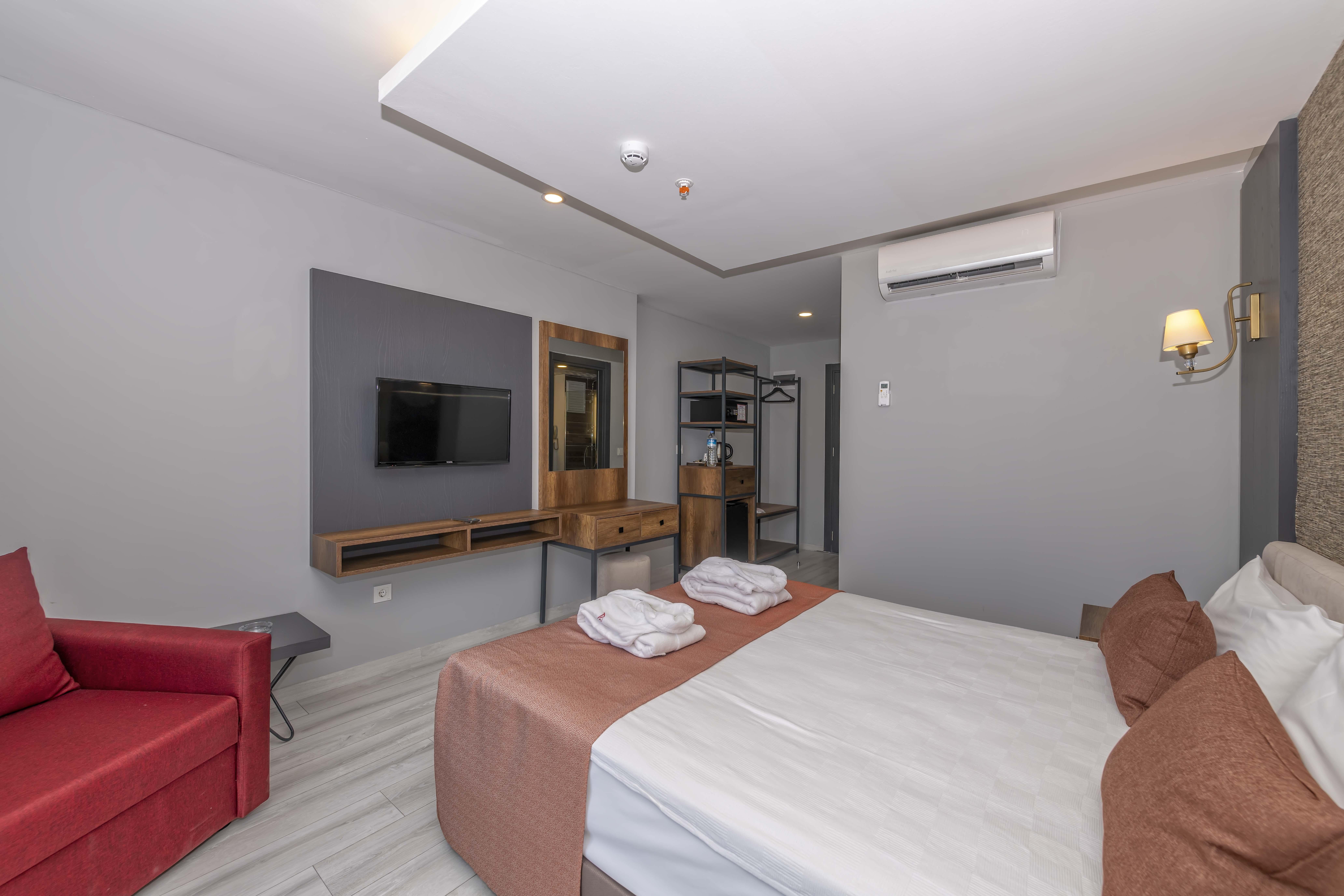 Royal Towers Lara Hotel Antalya Exterior photo