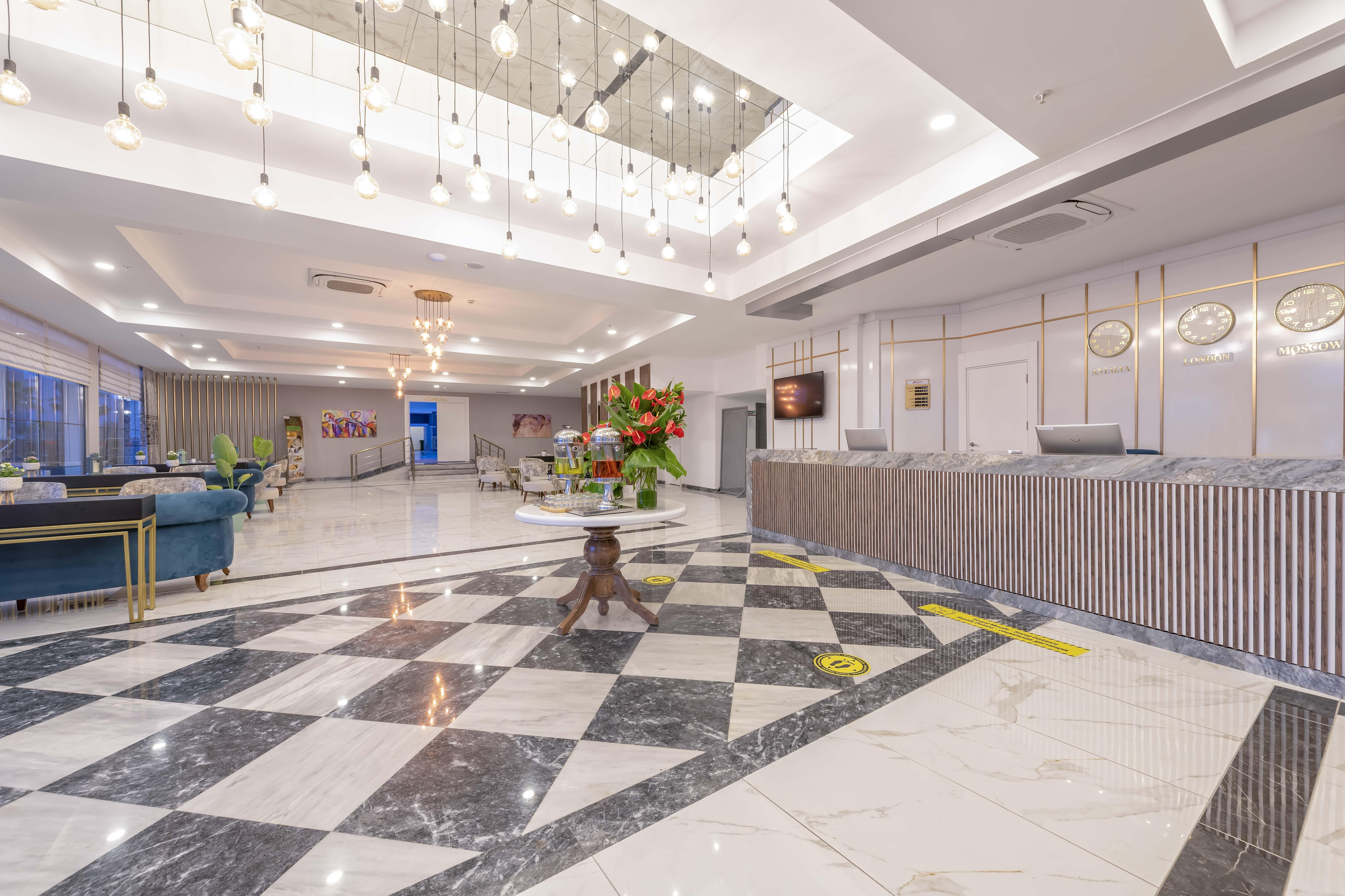 Royal Towers Lara Hotel Antalya Exterior photo
