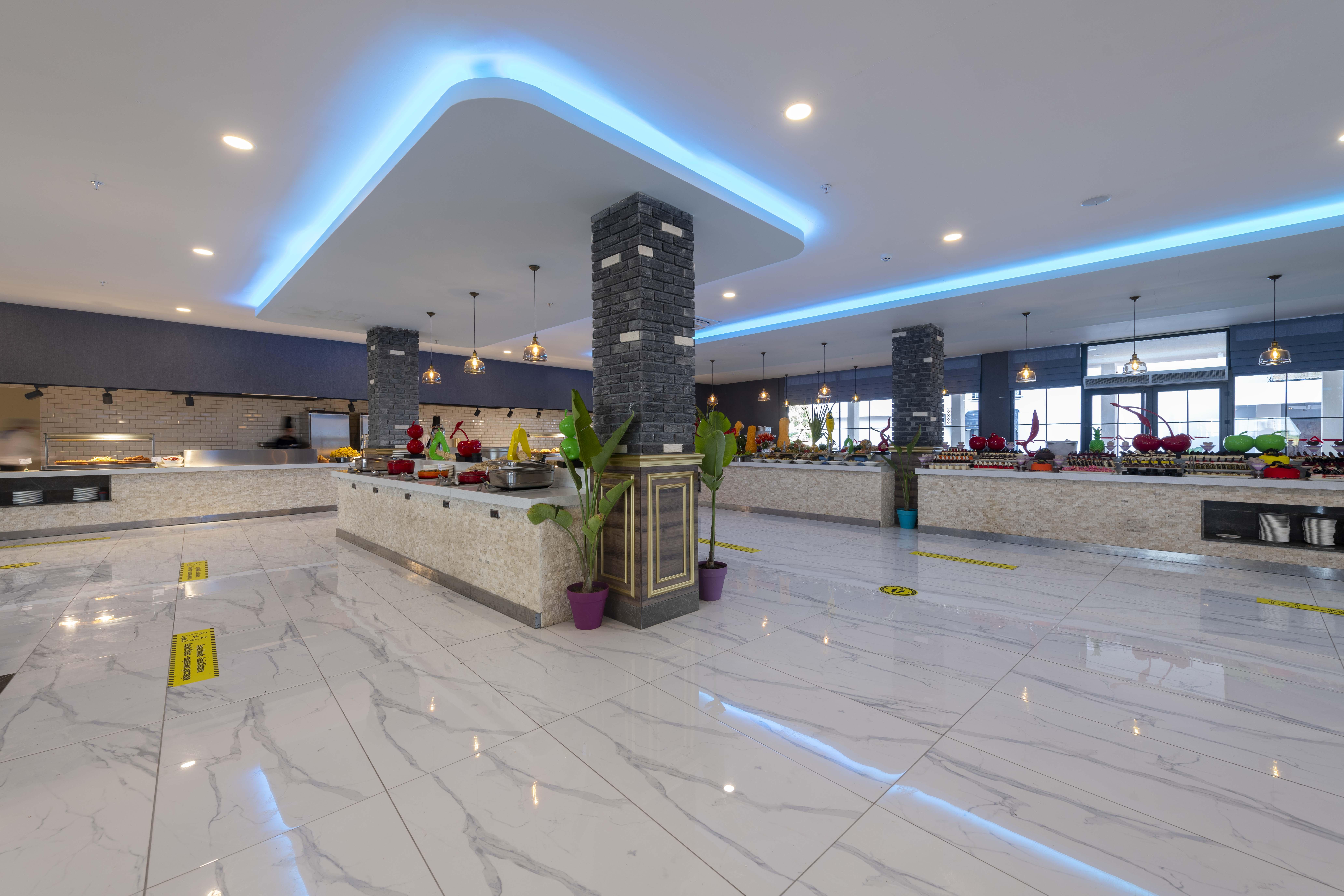 Royal Towers Lara Hotel Antalya Exterior photo